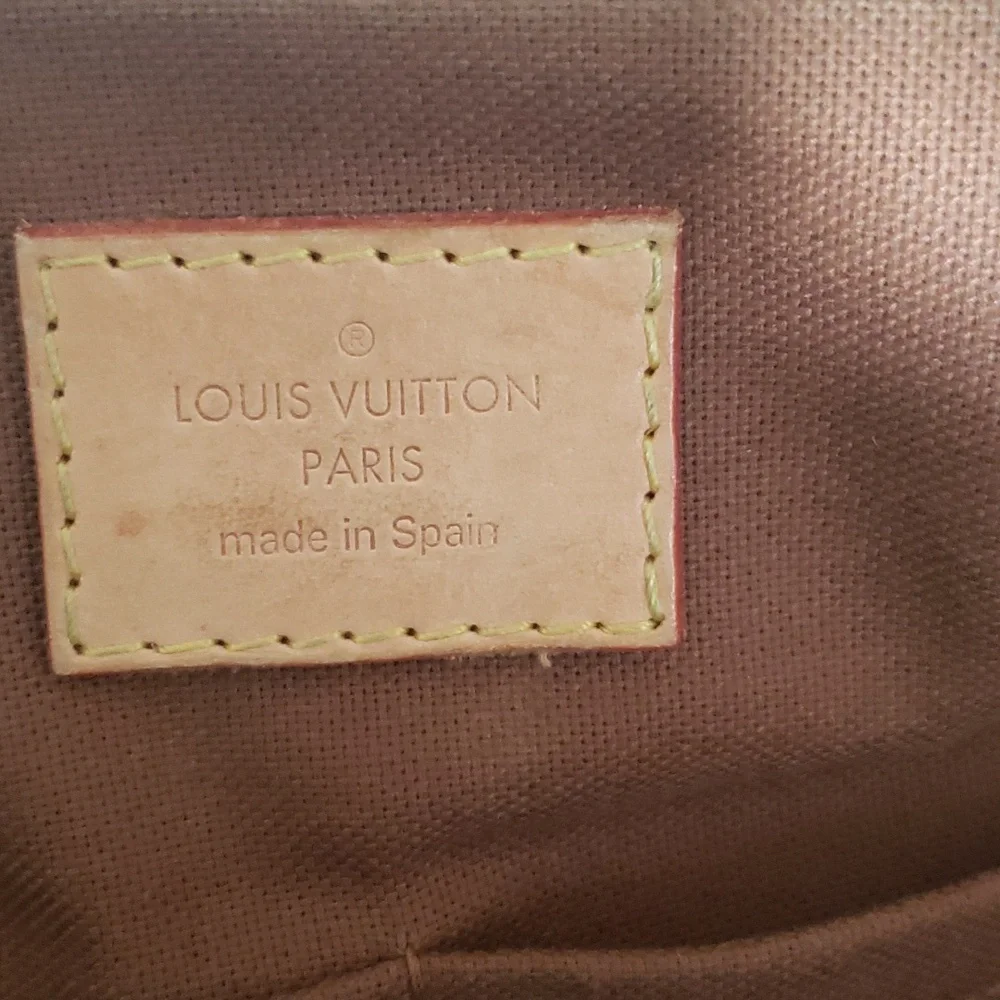 Louis Vuitton Monogram Canvas Crossbody Messenger in Brown/Gold